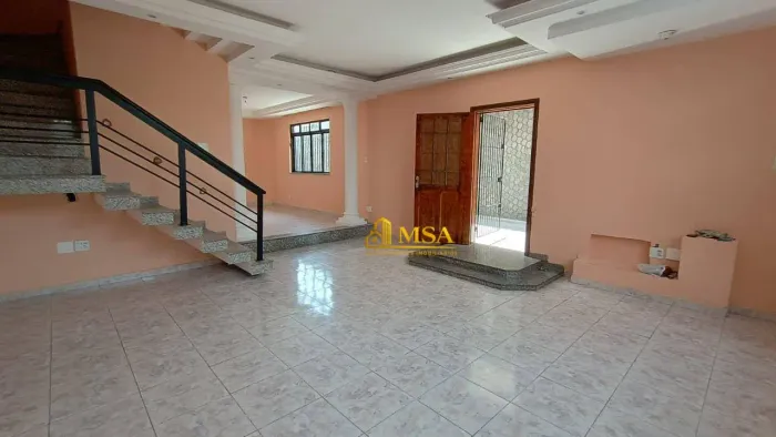 Sobrado com 3 dormitórios sendo 1 suíte para alugar por R$ 6.200/mês - Vila Assunção - Pra