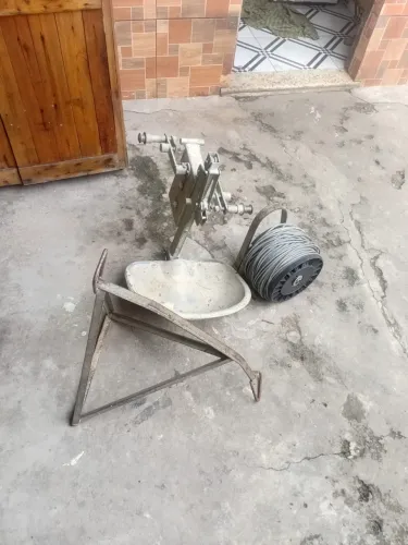 VENDE-SE CADEIRINHA DE PINTURA EM ALTURA 