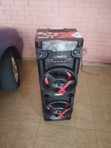 Caixa de som anvox 1300rms