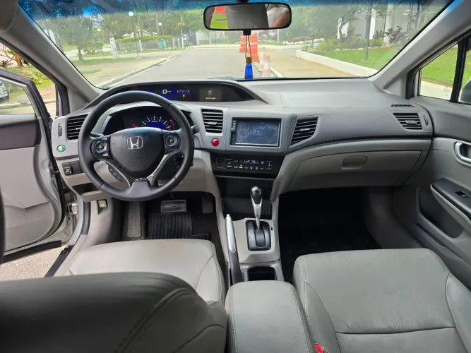 Honda Civic Sedan LXR 2.0 Flexone 16V Aut. 4P 2014