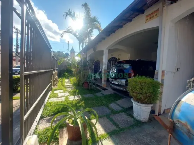 RV-MAR5463 EXELENTE CASA 3 QUARTOS  NA ZONA NORTE COM AMPLO ESPAÇO