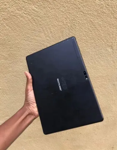 Tablet 10.1 4G top 32gb + SD32gb pega 1 chip faz ligação todo bom acompanha carregador