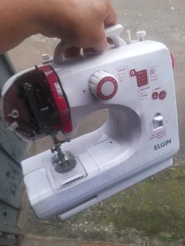 Vendo máquina de custura portatiu,aceito proposta, *.
