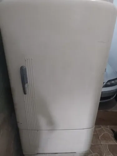 Geladeira antiga