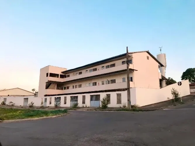 Residencial Bruce condomínio de quitinetes 1-2 Qtos perto IFG e Hospital Regional Uruaçu
