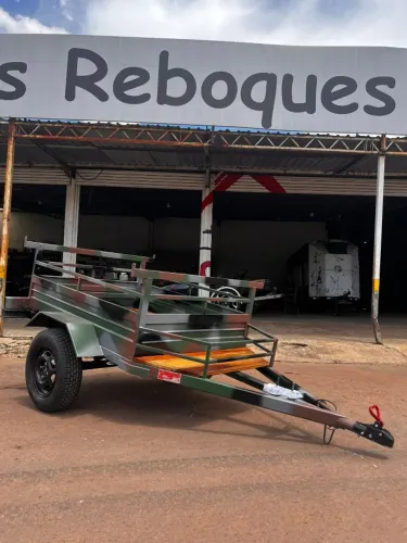  REBOQUE PADRÃO CAMUFLADO 1.50 X 1.20 c/ PNEUS NOVOS