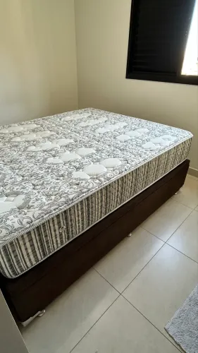 Conjunto Box Baú + Colchão Molas ensacadas- Excelente estado
