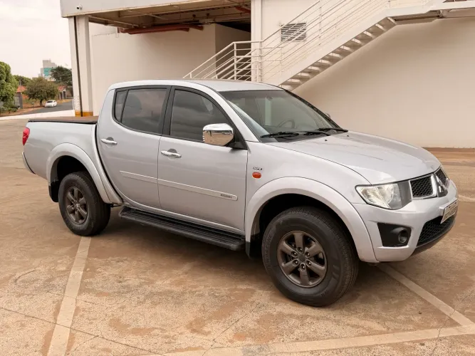 Mitsubishi L200 Triton HPE 3.2 CD TB Int.diesel AUT 2012