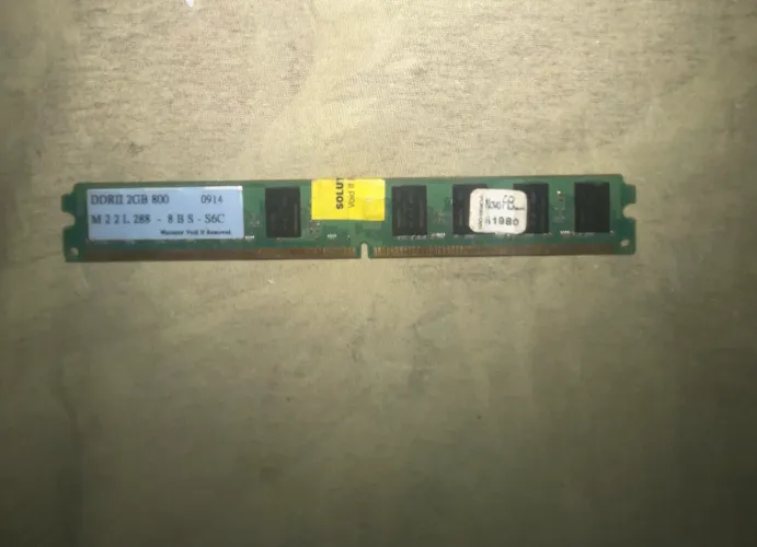 memória RAM DDR2 (2GB)