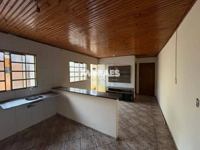 Casa com 3 quartos para alugar, 180 m² por R$ 2.700/mês - Núcleo Habitacional Mary Dota -