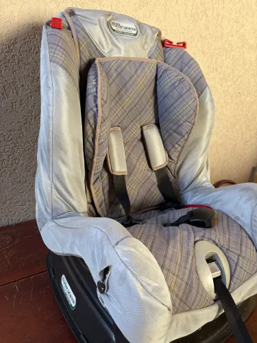 Cadeirinha infantil para carro