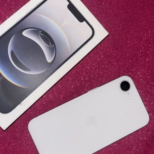 iPhone 16e