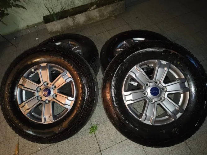Jogo de roda Ranger 2026 aro 17 com 80km roda Pneus 255/70R17do 6.000.00 Original