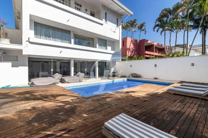 Casa com 4 quartos à venda, 348 m² por R$ 3.600.000 - Alphaville - Santana de Parnaíba/SP