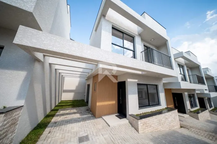 Sobrado Novo Semi-Mobiliado, 3 Quartos, 2 Vagas à Venda, 97 m² - São Brás - Curitiba/PR