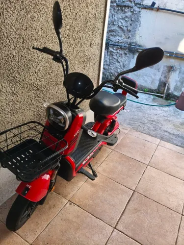 Scooter elétrica 
