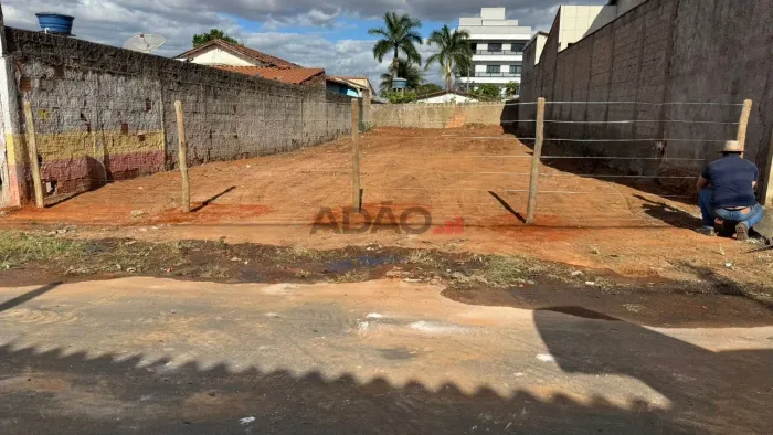 LOTE NO SETOR GARAVELO