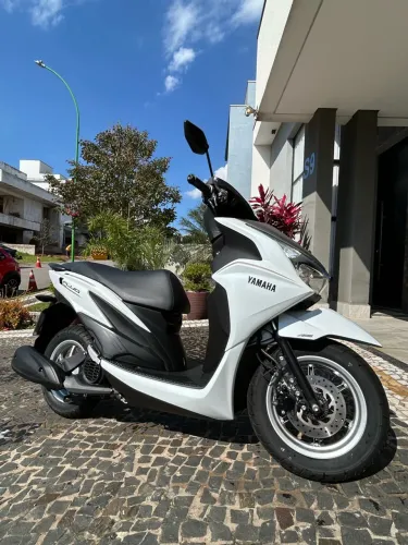 Vendo Yamaha Fluo novíssima !!Apenas 1800 km 