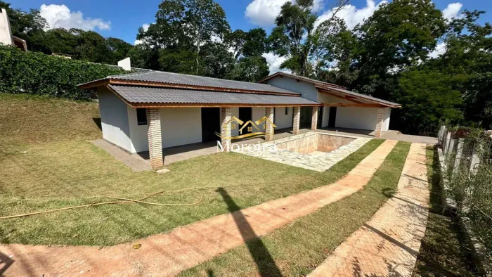 Chácara em Condomínio com fácil acesso em Ibiúna