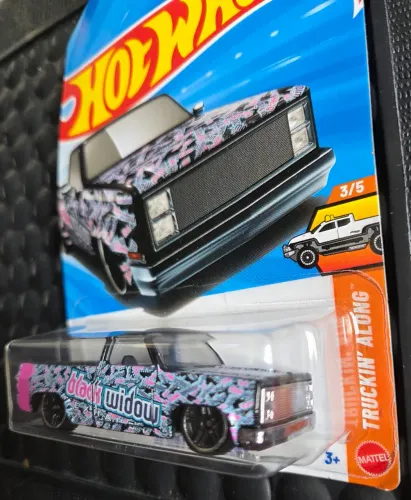 Hot Wheels Chevy SILVERADO 83'