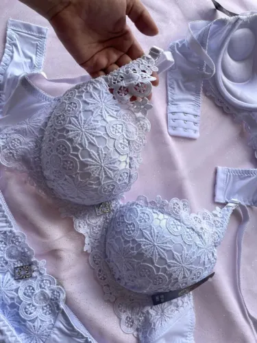 Conjunto de lingerie Elegance White Flowers