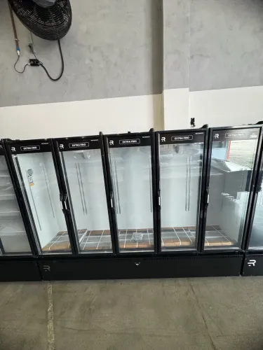 Auto Serviço Vanguard Extra Frio 5 Portas Preto/branco Asvef5p 220v - Refrimate nova