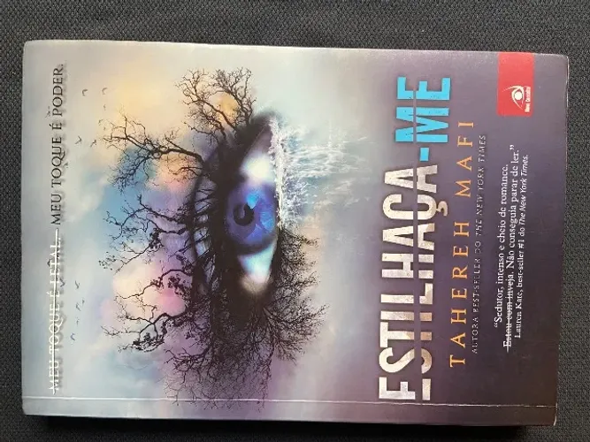 Livro ?Estilhaça-me? - Tahereh Mafi