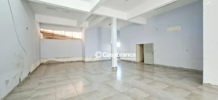 Salão comercial para alugar no Wanel Ville I em Sorocaba/SP.