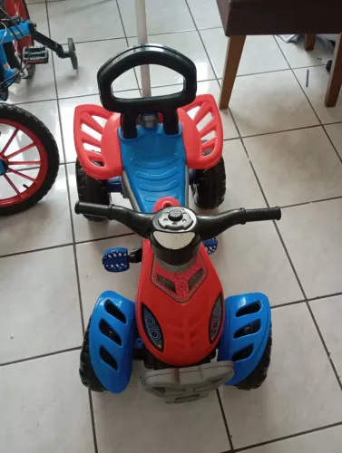Triciclo infantil 