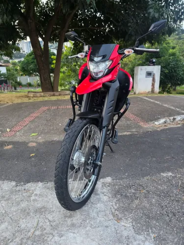 SERRÊ E LÉO MOTOS LANDER 24 MUITO NOVA.