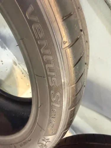 Pneu Hankook BMW 320  med 225/45/18 com 17.000km rodados 