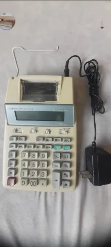 Calculadora SHARP EL 1750 III, em bom estado.