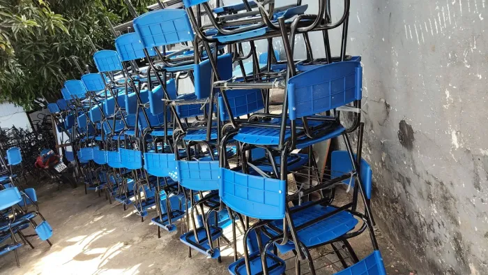 Cadeiras escolar plástico