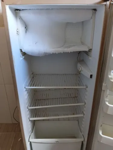 Geladeira a venda não faço entrega
