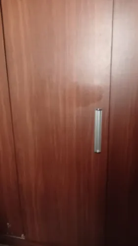 Guarda roupa feito a mão madeira vem
