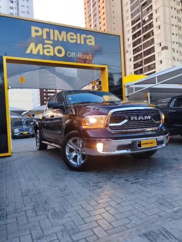 Ram Classic Laramie 5.7 V8 16V Gasolina 4X4 Aut. 2023