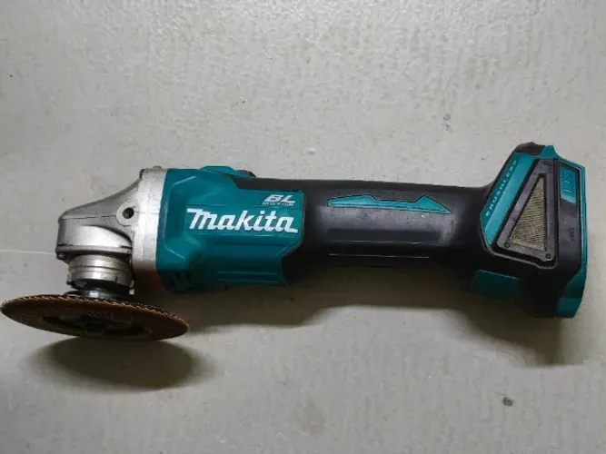 Sem bateria sem carregador Lixadeira Esmerilhadeira original Makita DGA504z 18V semi nova