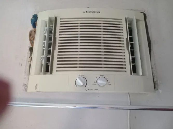 Vende- se Ar condicionado janela da marca Eletrolux 9btus. Valor 350,00 reais
