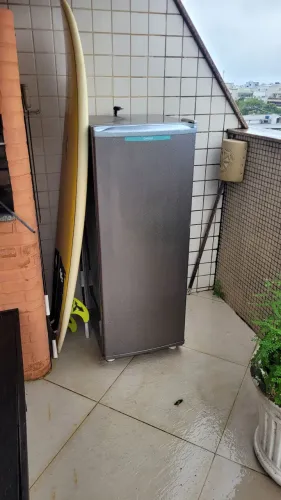 Freezer Consul CVU18GBANA com defeito