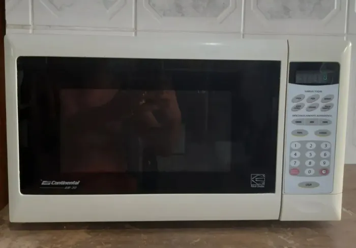 Microondas continental AW30 30L branco lindo funciona tudo perfeitamente 