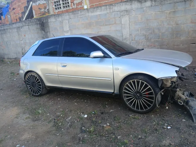 Vendo peças  Áudio a3 1.6 duas portas 