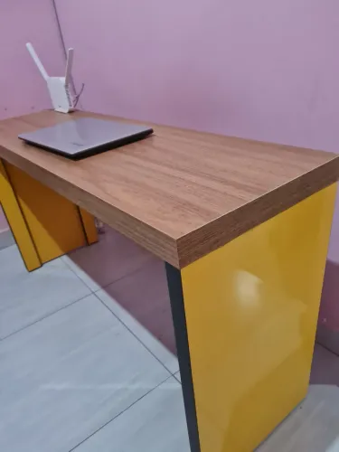 MESA DE ESCRITÓRIO EM MDF