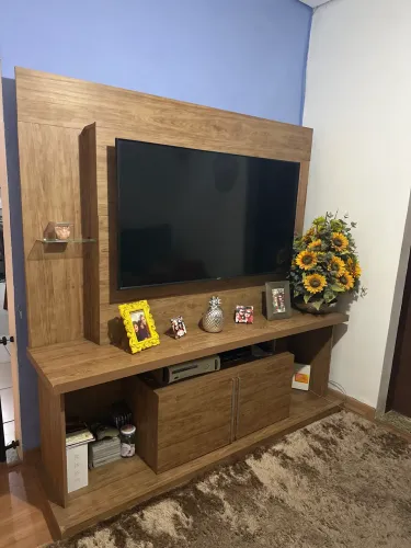 Painel com rack linda