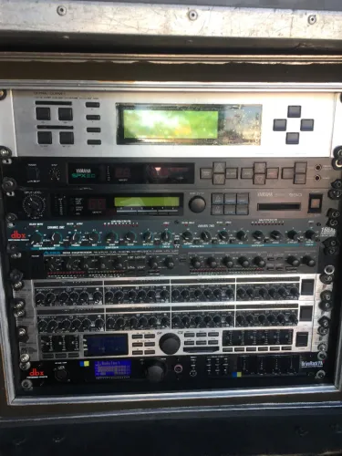 Gate - QuadraGate Behringer XR 4400