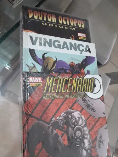 Lote 3 HQs Panini Lacrados - Vingadores / Mercenário / Doutor Octopus