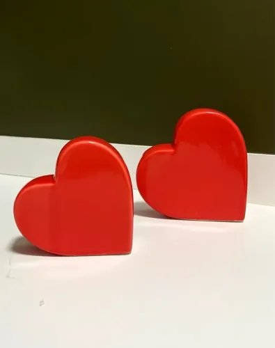 Par de corações decorativos