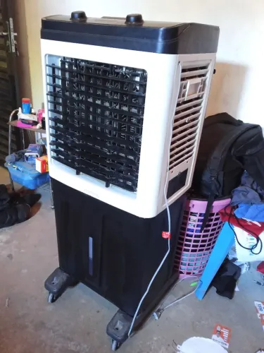 Precisa de reparo e limpeza Climatizador 80 Litros precisa de reparo
