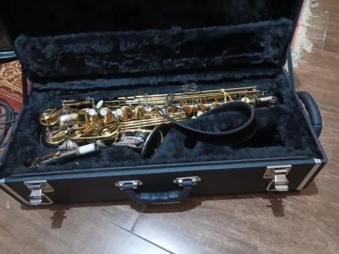 Sax Alto Konig com case - 7 meses de uso