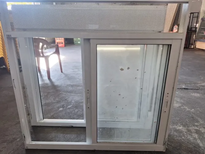 Janela vazada 1,05x 1,05