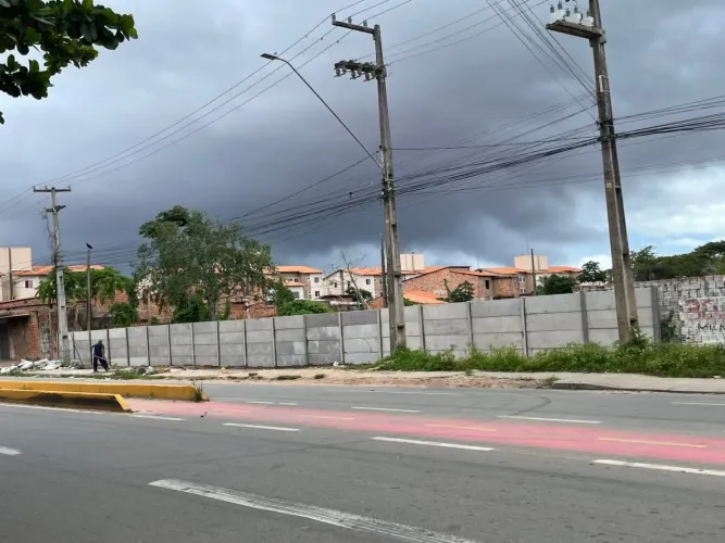 Muro pré-moldado